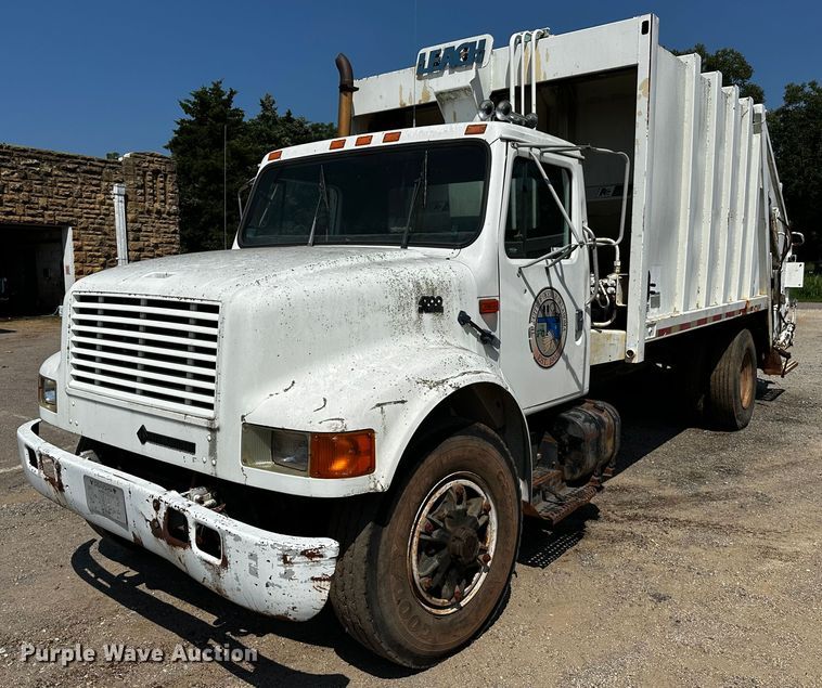 image for item OC9156 1991 International 4900  refuse truck