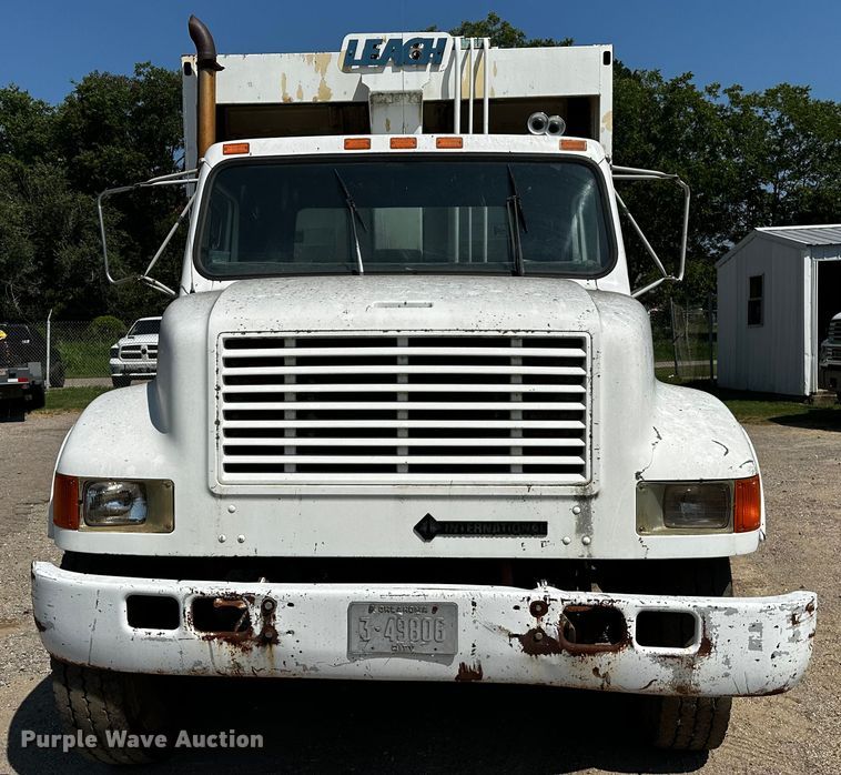 image for item OC9156 1991 International 4900  refuse truck