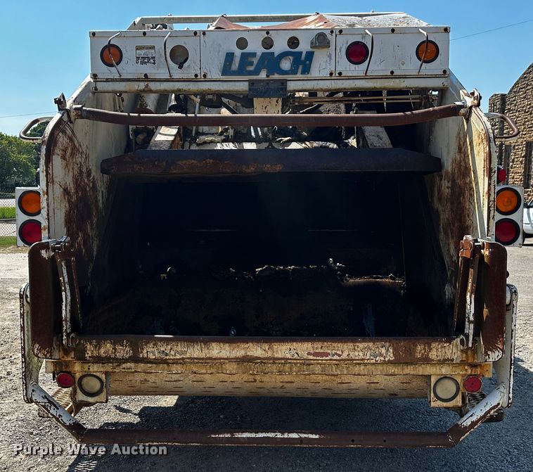 image for item OC9156 1991 International 4900  refuse truck