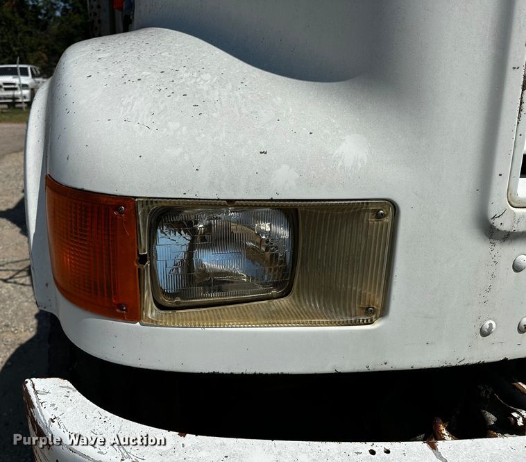 image for item OC9156 1991 International 4900  refuse truck