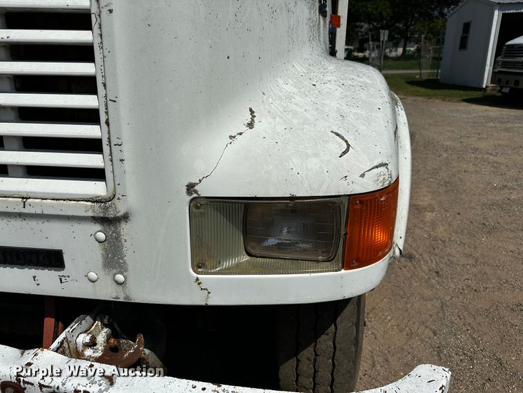 image for item OC9156 1991 International 4900  refuse truck