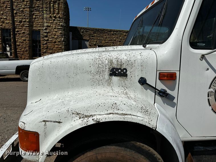 image for item OC9156 1991 International 4900  refuse truck