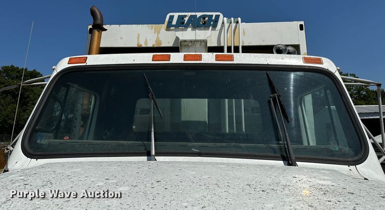 image for item OC9156 1991 International 4900  refuse truck