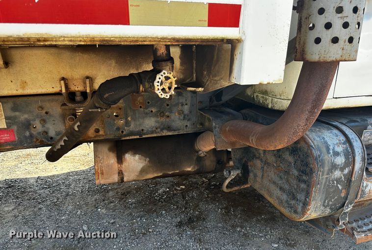 image for item OC9156 1991 International 4900  refuse truck