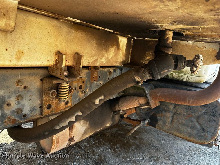 image for item OC9156 1991 International 4900  refuse truck