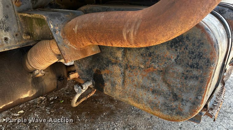 image for item OC9156 1991 International 4900  refuse truck