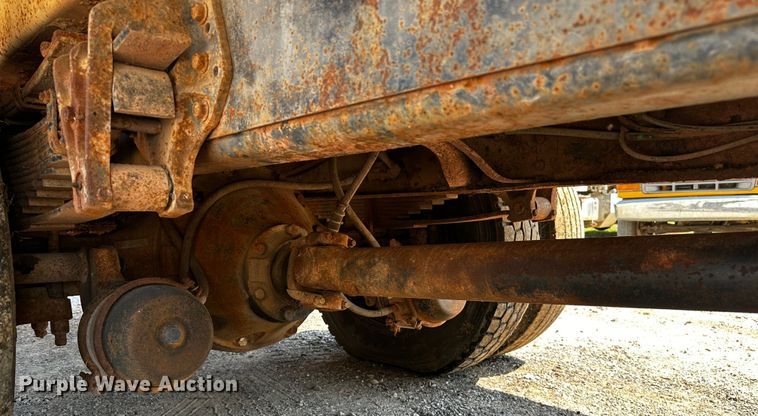 image for item OC9156 1991 International 4900  refuse truck