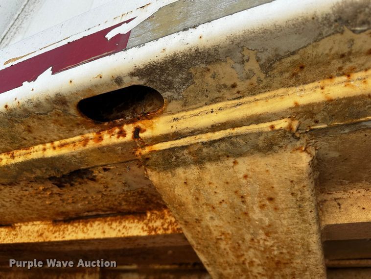 image for item OC9156 1991 International 4900  refuse truck