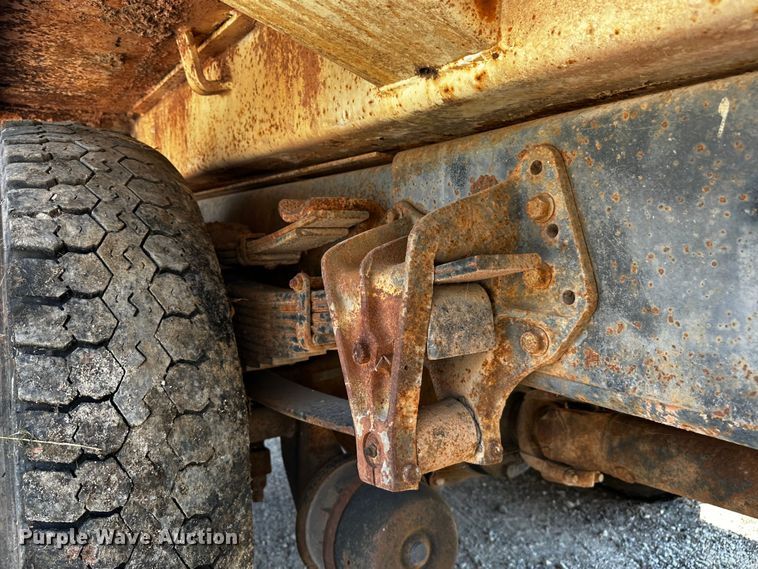 image for item OC9156 1991 International 4900  refuse truck