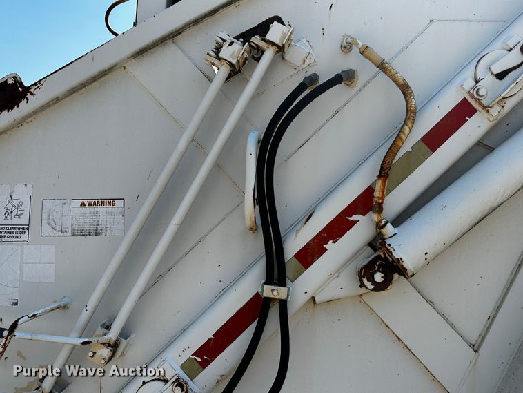 image for item OC9156 1991 International 4900  refuse truck