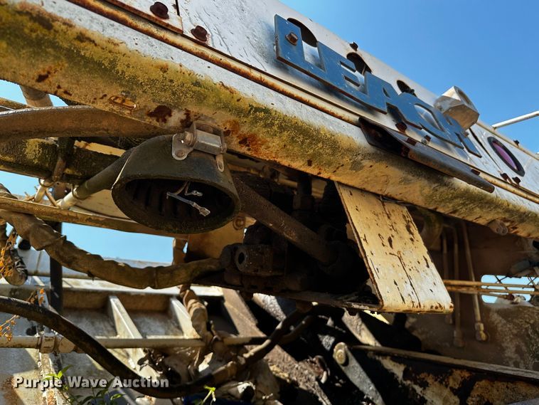 image for item OC9156 1991 International 4900  refuse truck