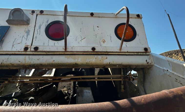 image for item OC9156 1991 International 4900  refuse truck