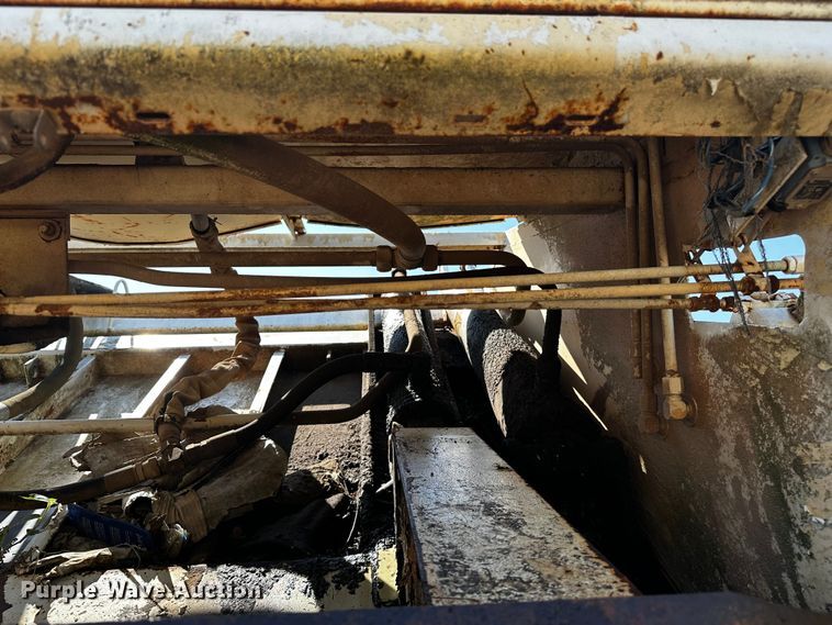 image for item OC9156 1991 International 4900  refuse truck