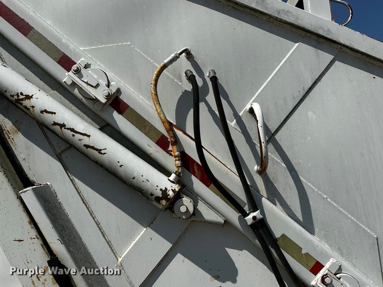 image for item OC9156 1991 International 4900  refuse truck