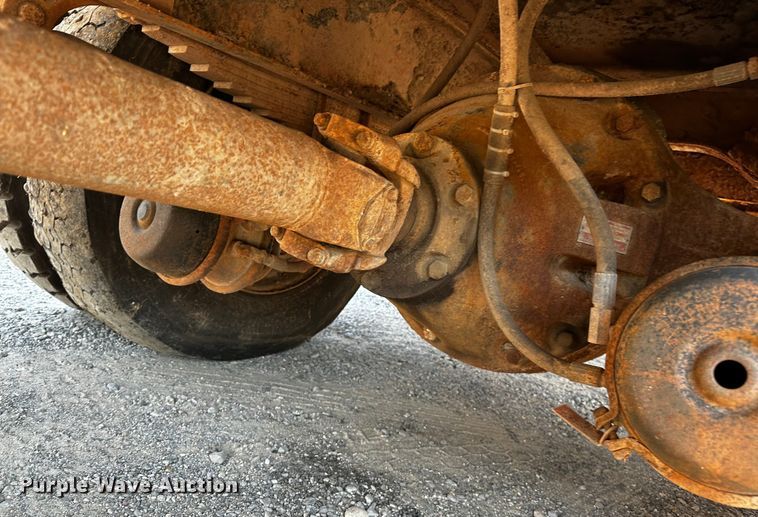 image for item OC9156 1991 International 4900  refuse truck