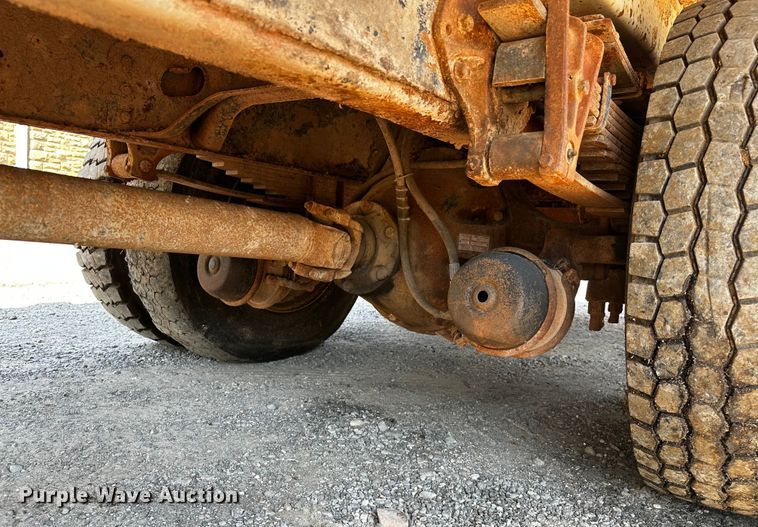 image for item OC9156 1991 International 4900  refuse truck