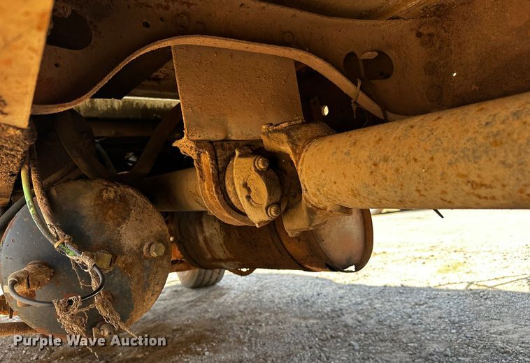 image for item OC9156 1991 International 4900  refuse truck