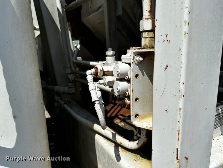 image for item OC9156 1991 International 4900  refuse truck