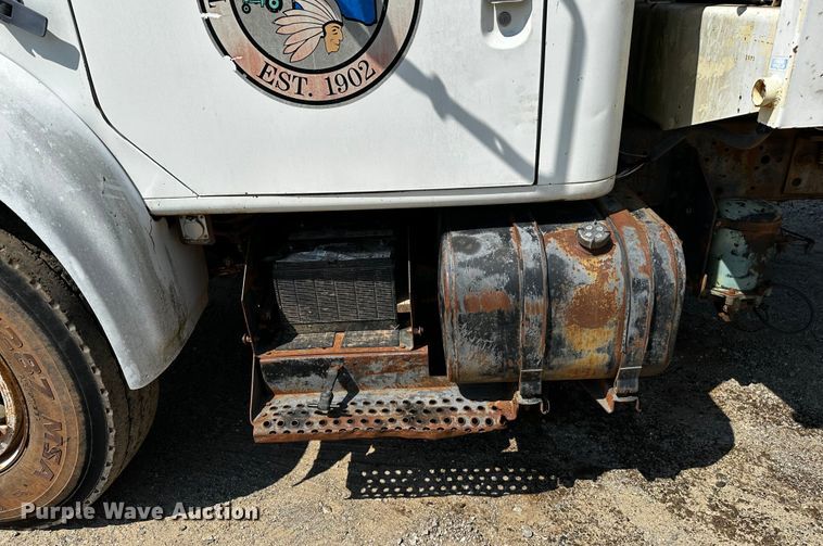 image for item OC9156 1991 International 4900  refuse truck