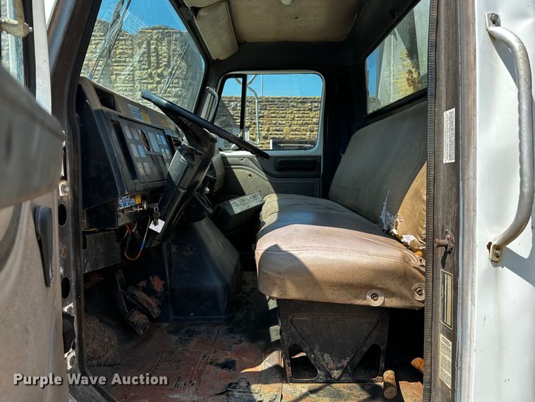 image for item OC9156 1991 International 4900  refuse truck