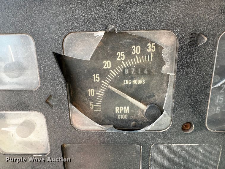 image for item OC9156 1991 International 4900  refuse truck