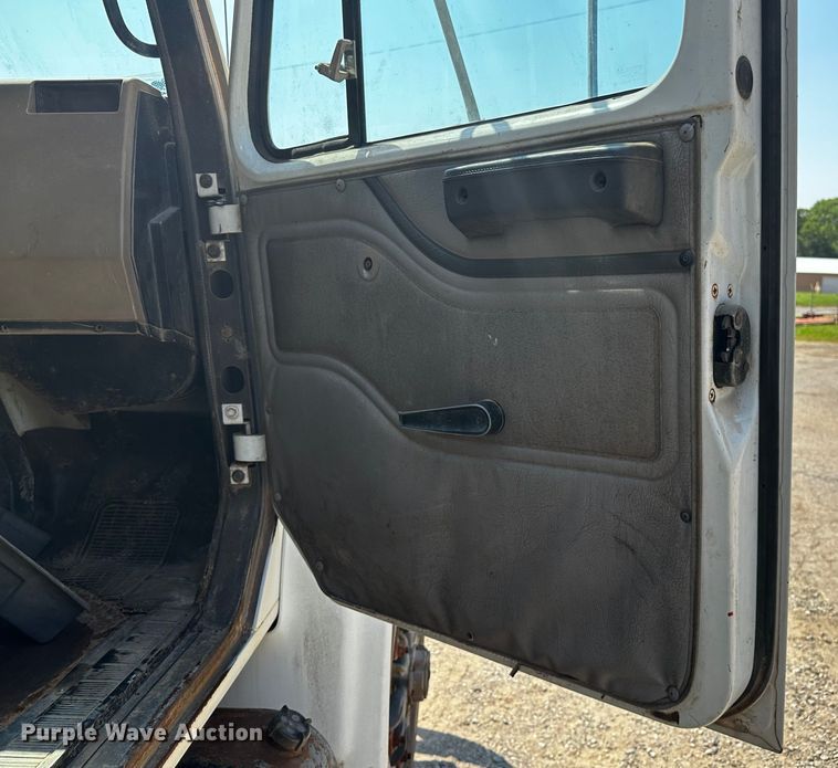 image for item OC9156 1991 International 4900  refuse truck