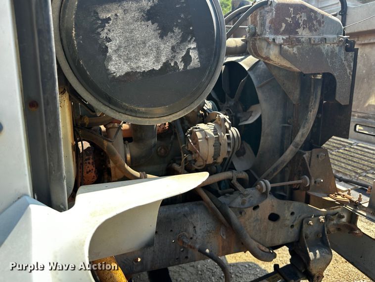 image for item OC9156 1991 International 4900  refuse truck