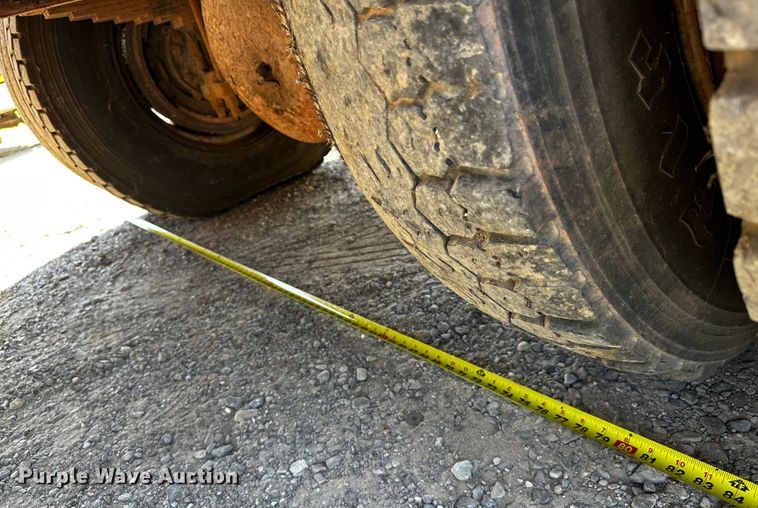 image for item OC9156 1991 International 4900  refuse truck