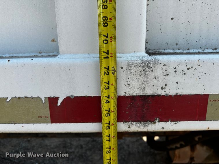 image for item OC9156 1991 International 4900  refuse truck