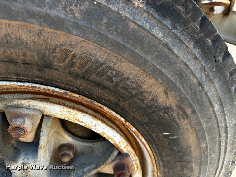 image for item OC9156 1991 International 4900  refuse truck