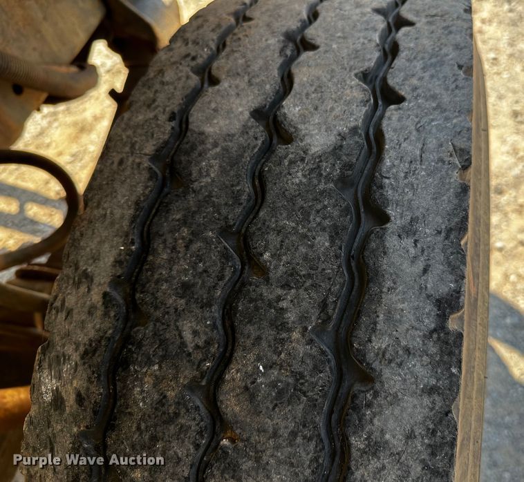 image for item OC9156 1991 International 4900  refuse truck