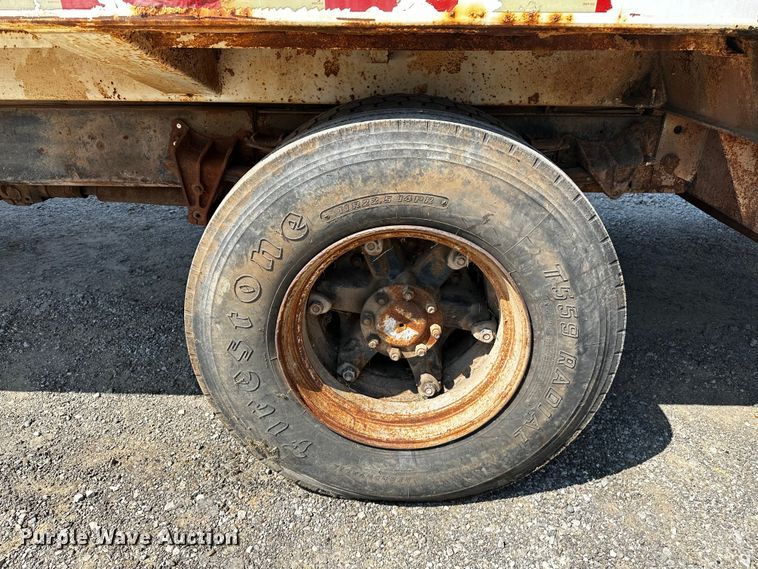 image for item OC9156 1991 International 4900  refuse truck