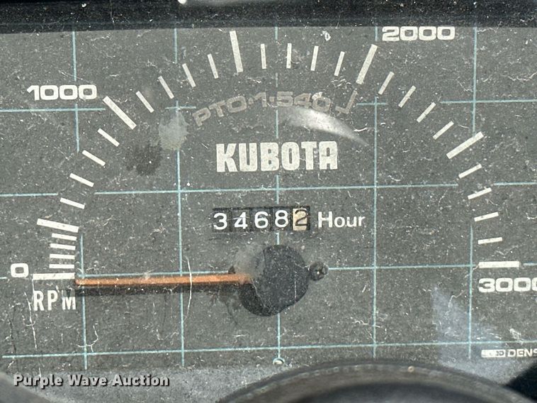 image for item OC9218 1985 Kubota M7030SU  tractor