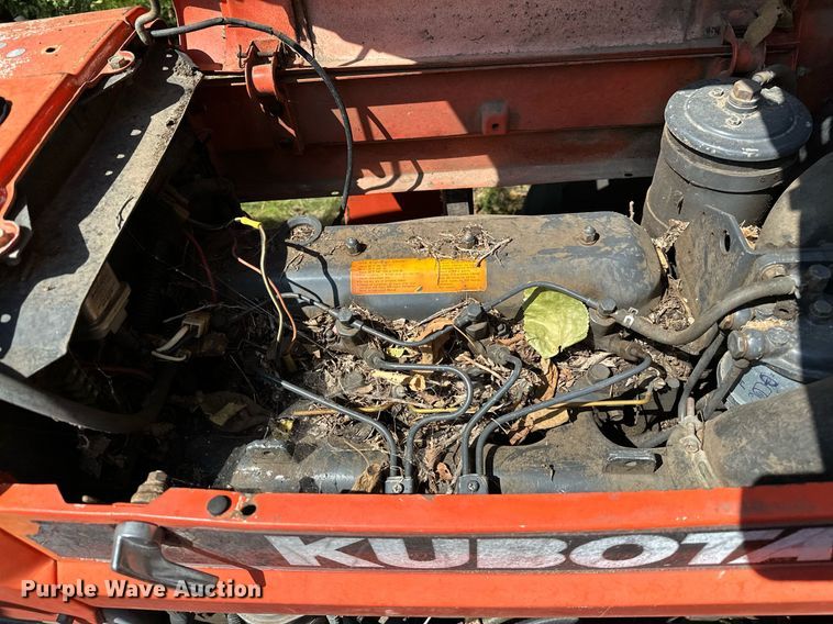 image for item OC9218 1985 Kubota M7030SU  tractor