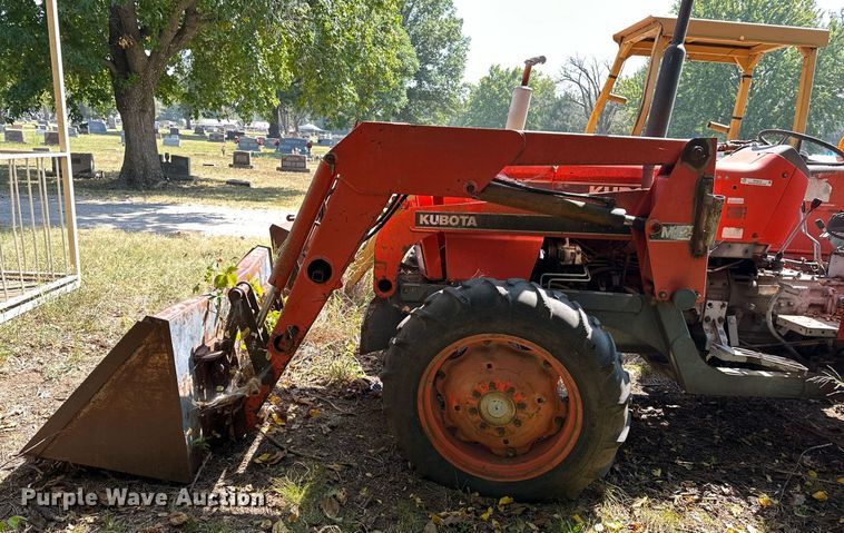 image for item OC9218 1985 Kubota M7030SU  tractor