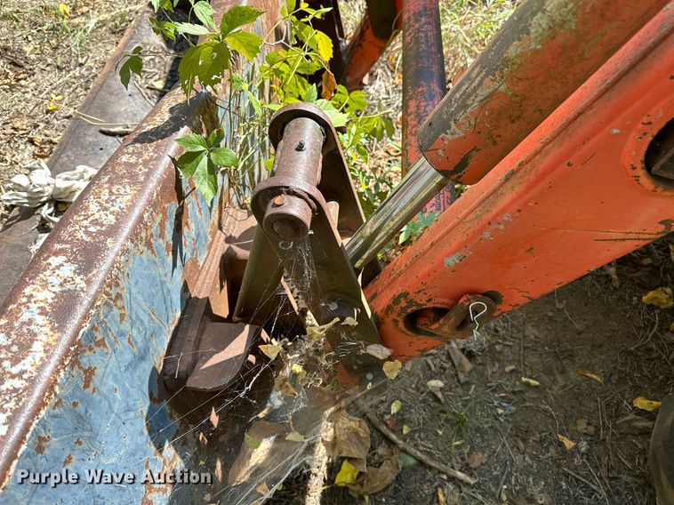 image for item OC9218 1985 Kubota M7030SU  tractor