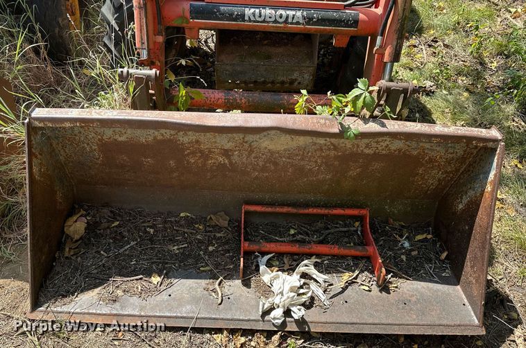 image for item OC9218 1985 Kubota M7030SU  tractor