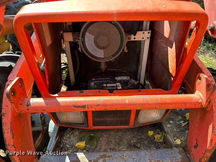 image for item OC9218 1985 Kubota M7030SU  tractor
