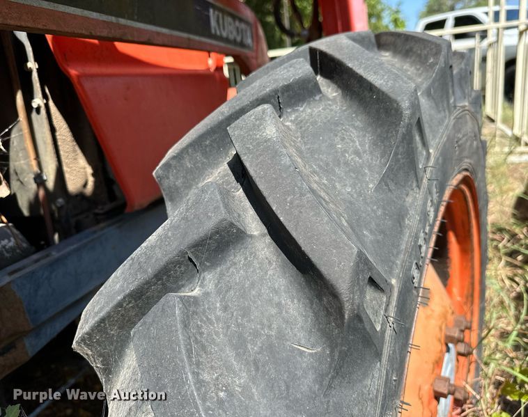 image for item OC9218 1985 Kubota M7030SU  tractor