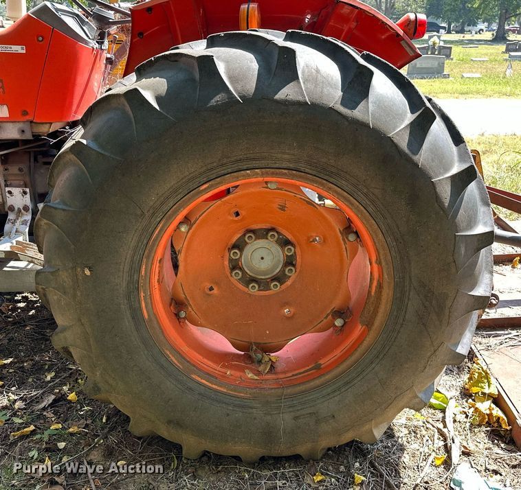 image for item OC9218 1985 Kubota M7030SU  tractor