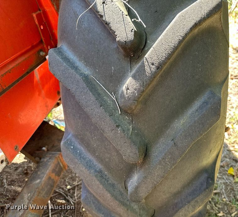 image for item OC9218 1985 Kubota M7030SU  tractor