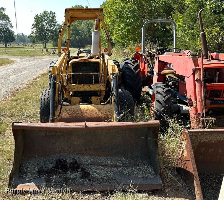 image for item OC9221 1985  Ford 340B  tractor