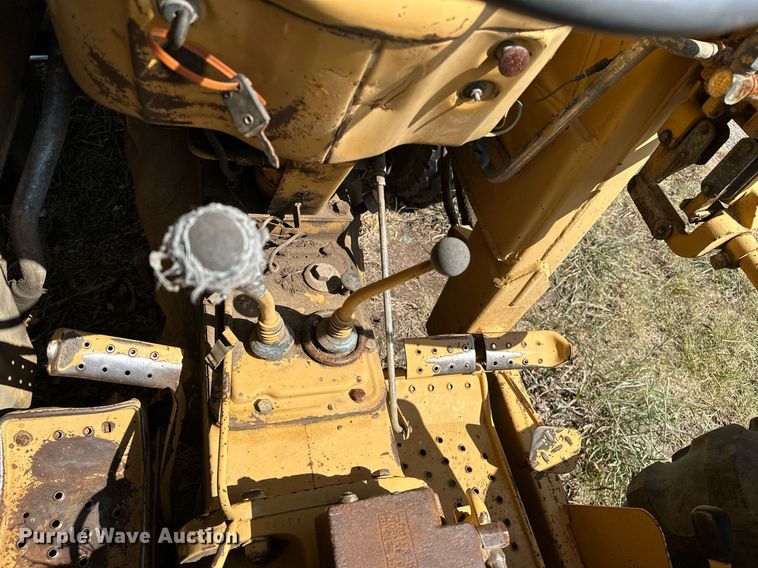 image for item OC9221 1985  Ford 340B  tractor