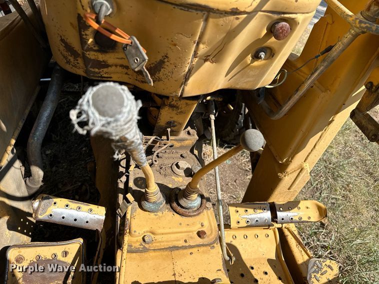 image for item OC9221 1985  Ford 340B  tractor