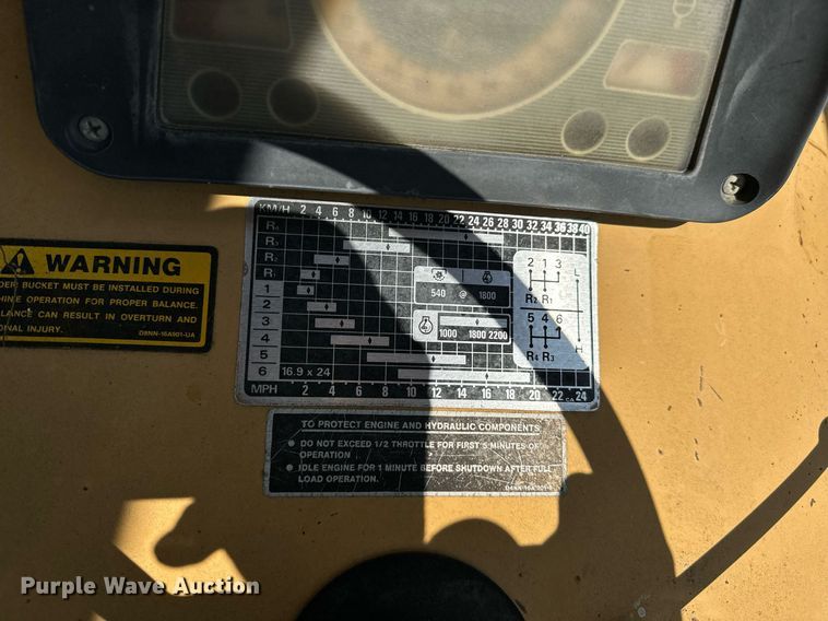 image for item OC9221 1985  Ford 340B  tractor