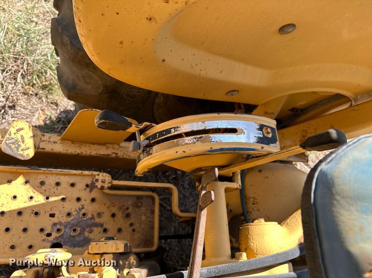 image for item OC9221 1985  Ford 340B  tractor