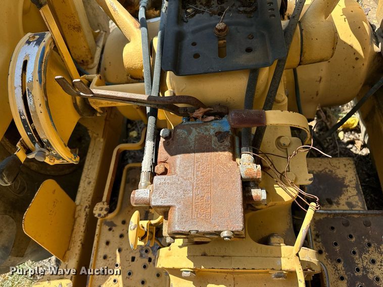 image for item OC9221 1985  Ford 340B  tractor