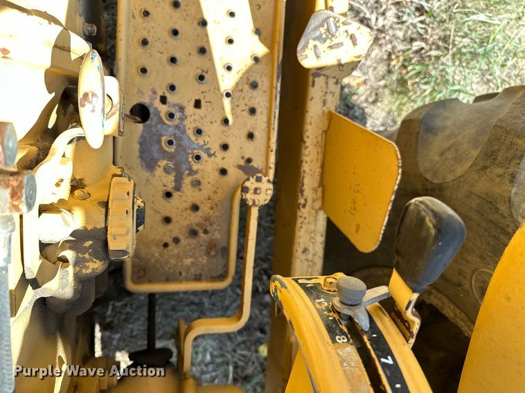 image for item OC9221 1985  Ford 340B  tractor