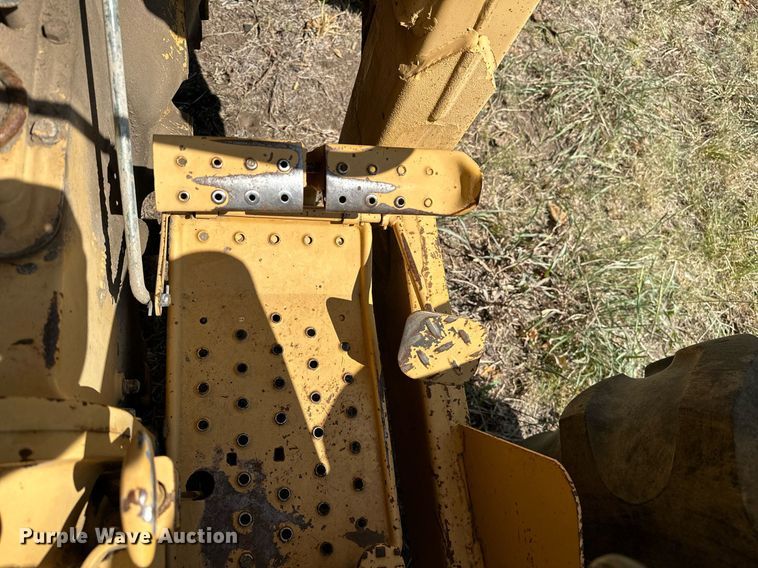 image for item OC9221 1985  Ford 340B  tractor