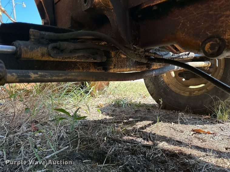 image for item OC9221 1985  Ford 340B  tractor